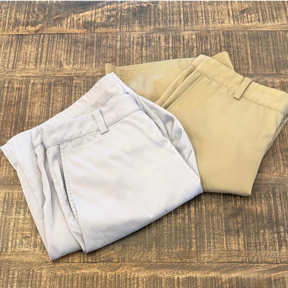 Men’s Nike Golf Shorts - Size 32 - Grey and Khaki